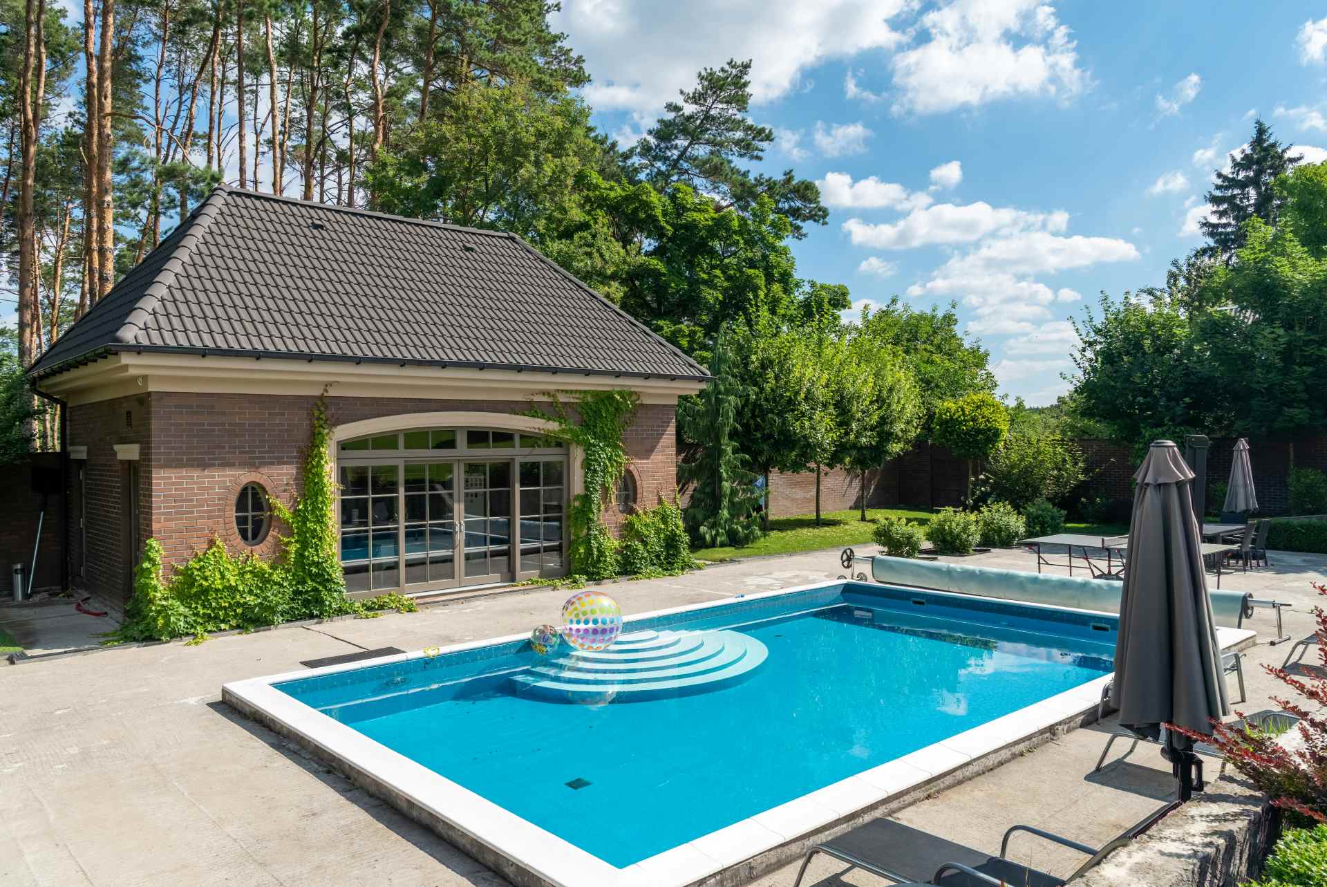 Pool area and patio pressure cleaning